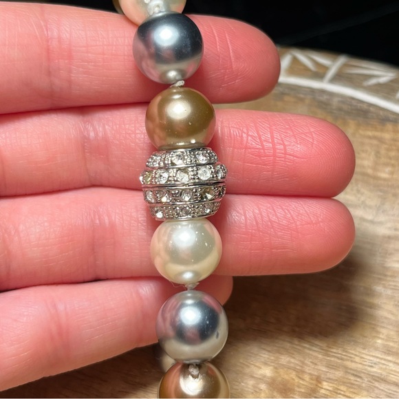Charming Charlie Faux Pearl Beaded Rhinestone Magnetic Clasp Closure Bracelet - Picture 6 of 12